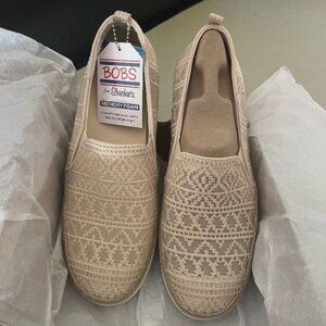 BOBS Skechers 🌟HOST PICK🌟 NO LONGER AVAILABLE IN DSW - Amazon $50 & Shein $69